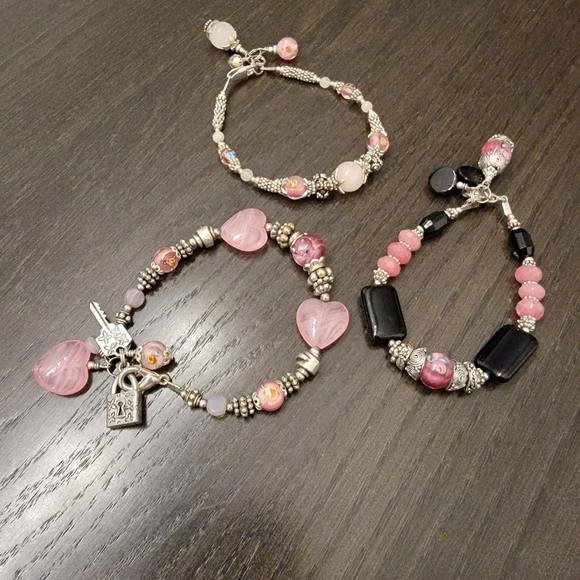Set of 3 handmade bracelets - Picture 2 of 2